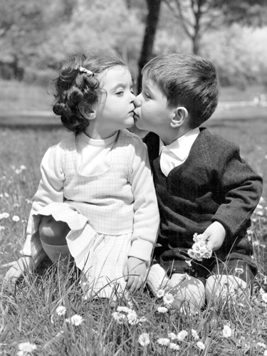 Anonym Springtime In Rome Toddlers Kissing