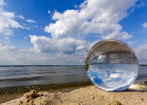 Rolf Fischer Kugelwelt Am Strand